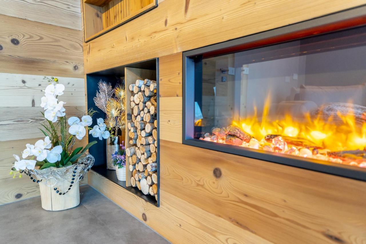 Chalet Imbosc'Che - 5 Beautiful Rooms In Charming B&B Livigno Exterior photo