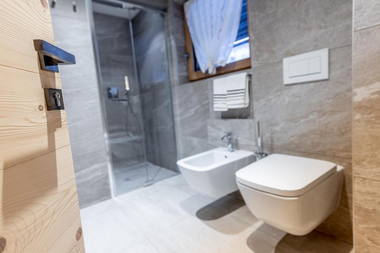 Chalet Imbosc'Che - 5 Beautiful Rooms In Charming B&B Livigno Exterior photo