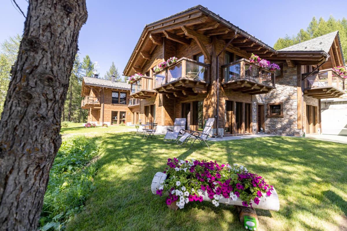 Chalet Imbosc'Che - 5 Beautiful Rooms In Charming B&B Livigno Exterior photo